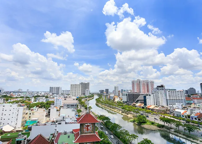 Infinity Pool Signature - Saigon Rivergate